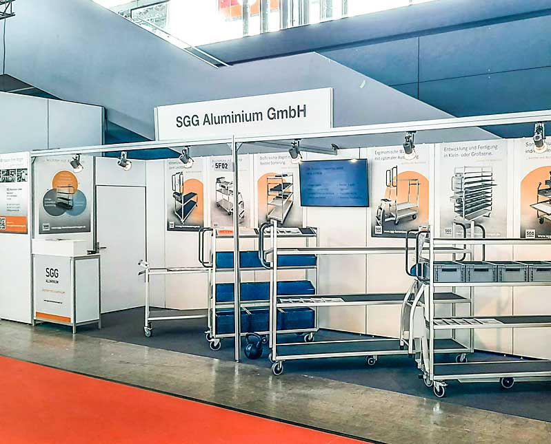 Frontansicht des Messestands von SGG Aluminium auf der LogiMAT 2024
