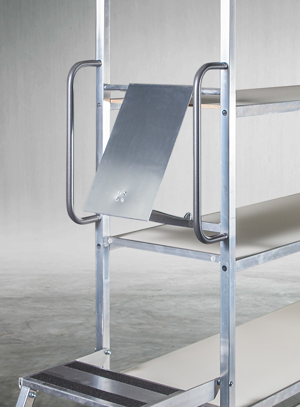 Produktabbildung eines Kommissionierwagen aus Aluminium, Nahrungsergänzungsmittel