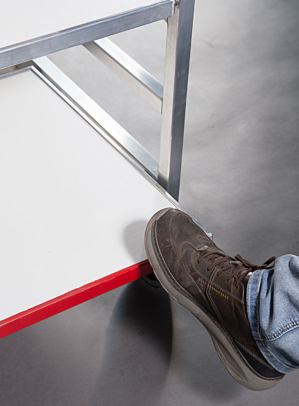 Kommissionierwagen aus Aluminium, B2B, für den Textilversandhandel - Detailansicht