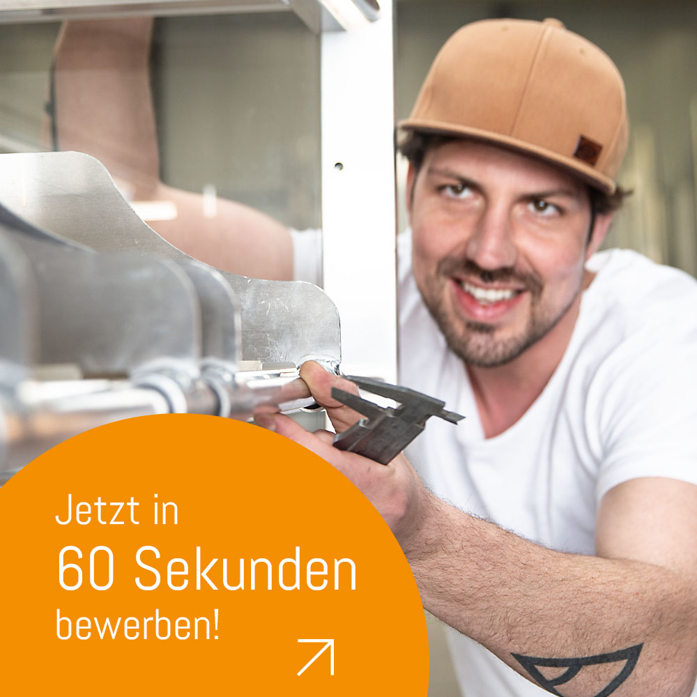 SGG Aluminium Maitarbeiter lächelt. Ein Grafisches Element weist auf die Bewerbung in 60 Sekunden hin