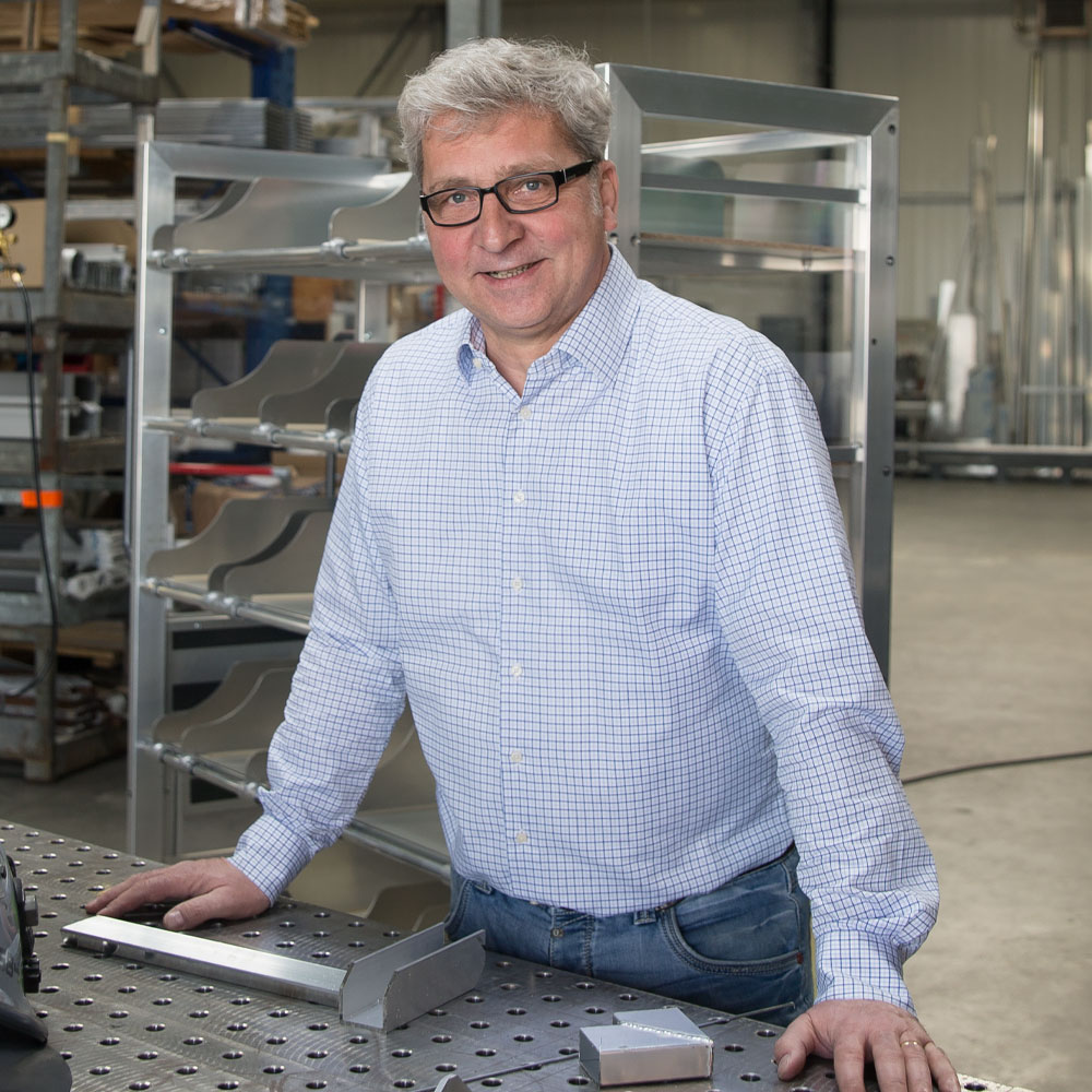 SGG Aluminium Geschäftsführer Steffen Grieß in der Produktionshalle